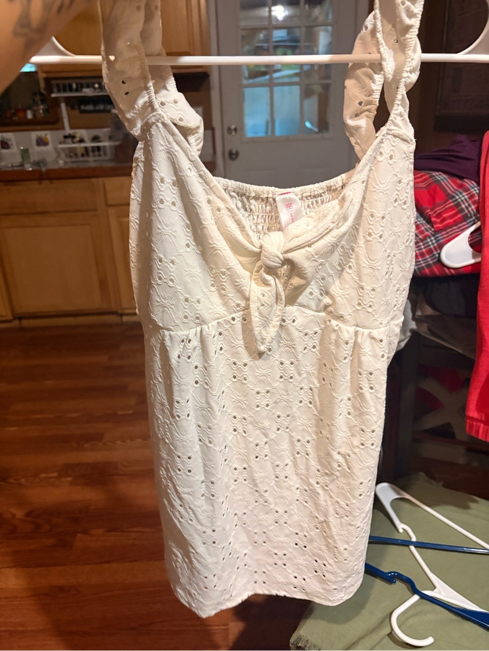 No Boundaries Cream Eyelet Tie-Front Tank Top size small
